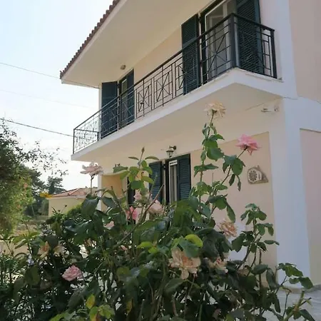 Semesterbostad Traditional Country House In Rifi, Kefalonia
