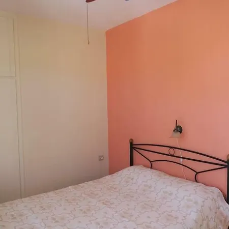 Traditional Country House In Rifi, Kefalonia Semesterbostad *